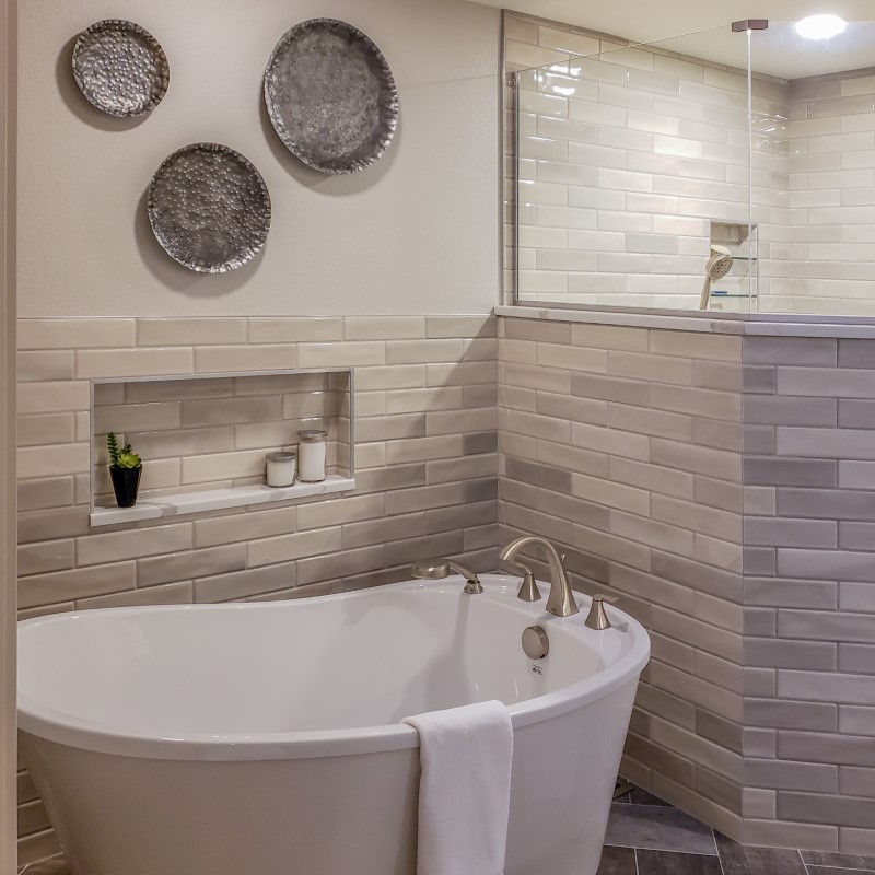 Bathroom remodel, walk-in shower and tub with niche, Golden Rule Remodeling & Design, Salem Oregon